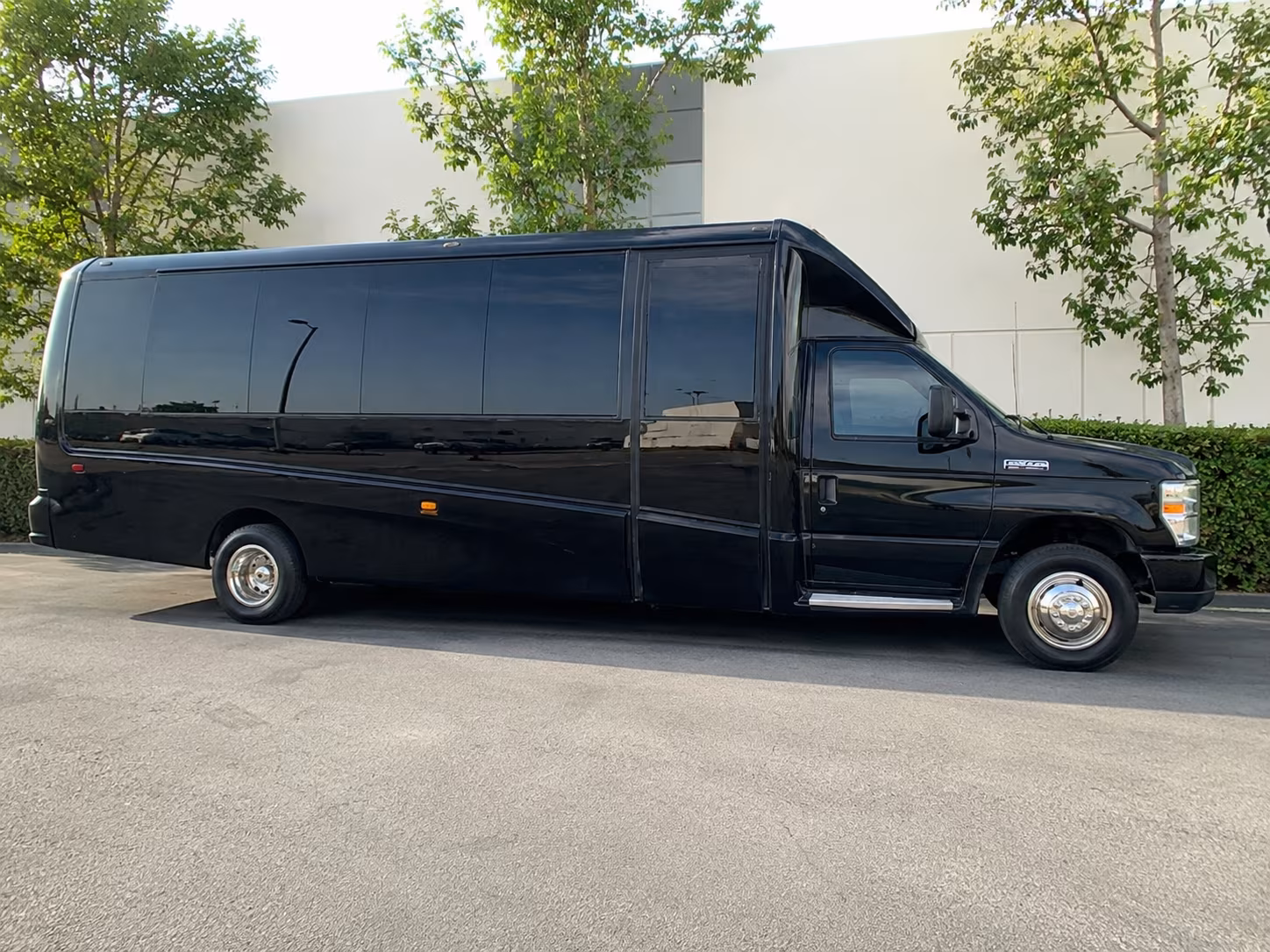 new haven airport transportation onboard seating