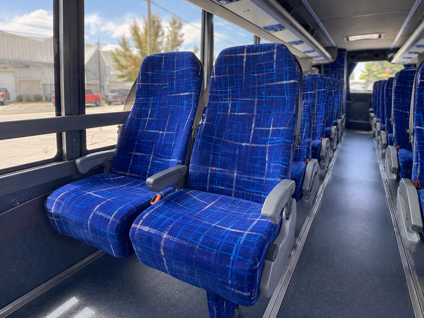 new haven charter bus services interior